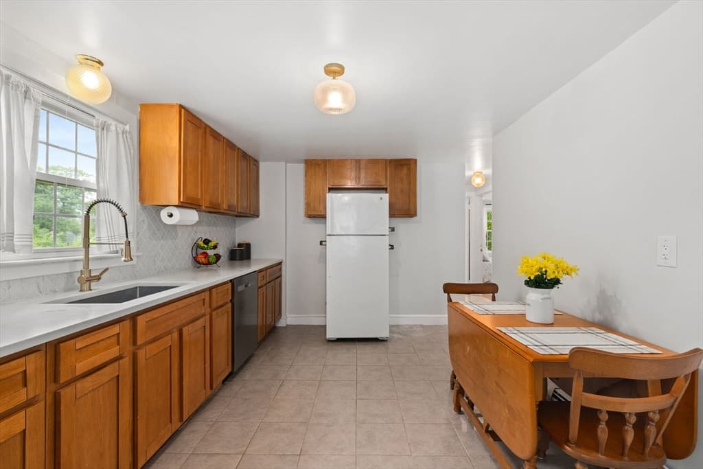105 Patterson St, Attleboro MA 02703 photo 10