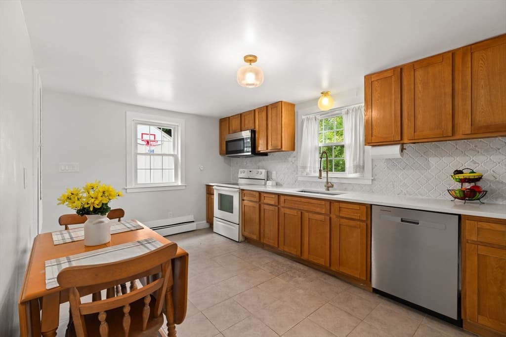 105 Patterson St, Attleboro MA 02703 photo 11