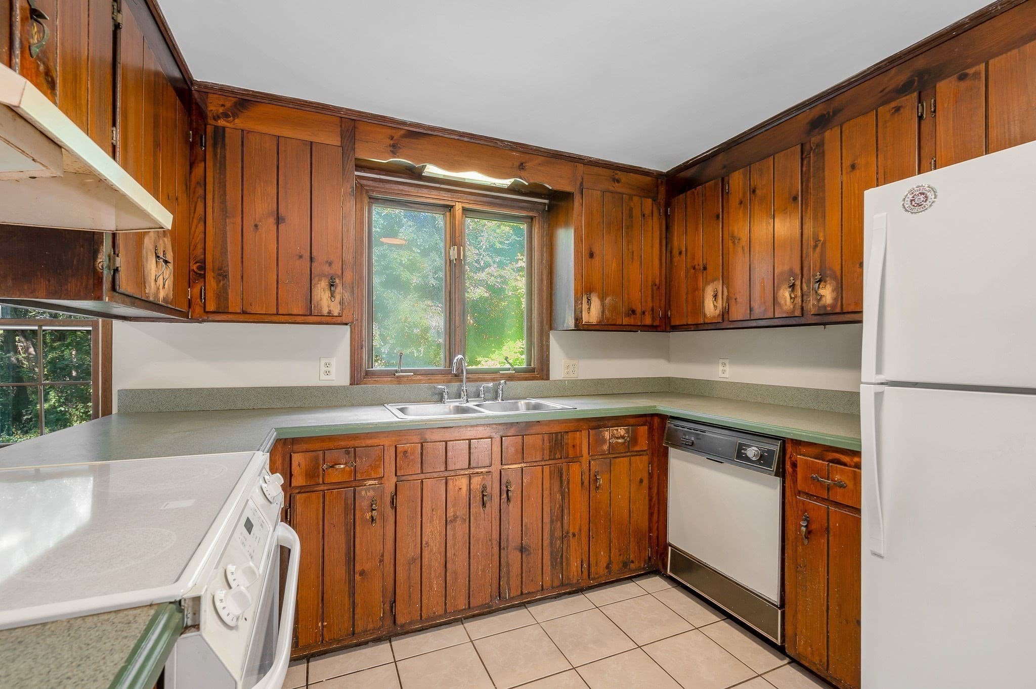 Single Family Residence at 19 Appaloosa Drive, Methuen MA 01844, Methuen, photo 13 of 36