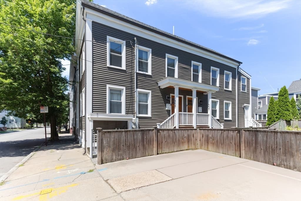 327-329 Hurley St # 2, Cambridge MA 02141 photo 2
