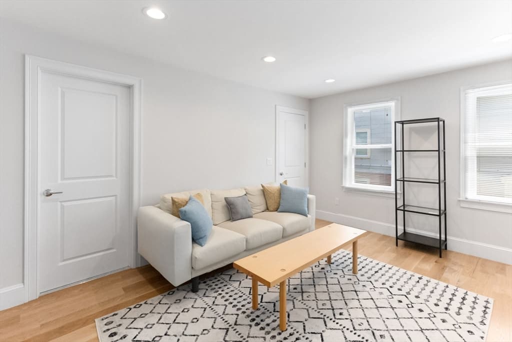 327-329 Hurley St # 2, Cambridge MA 02141 photo 12