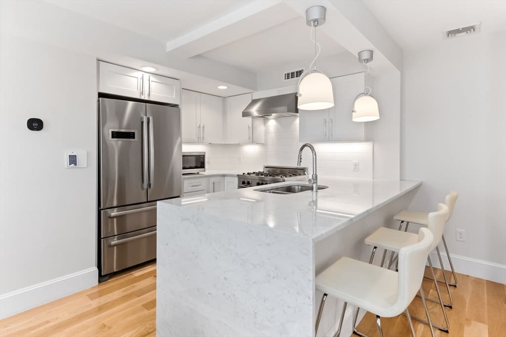 327-329 Hurley St # 2, Cambridge MA 02141 photo 14