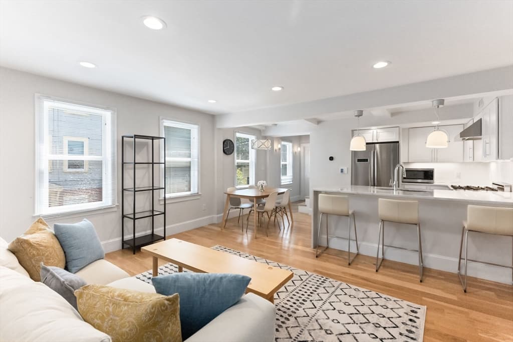 327-329 Hurley St # 2, Cambridge MA 02141 photo 11