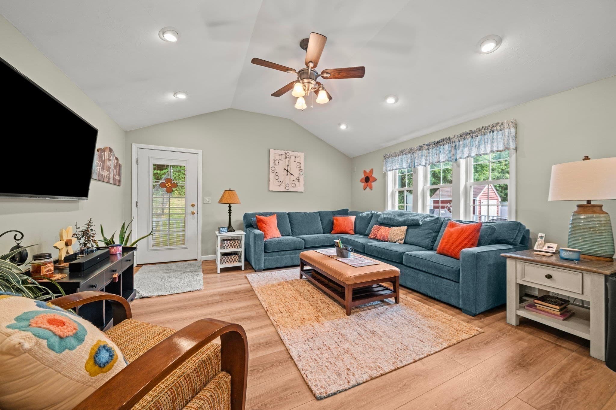 Single Family Residence at 21 Corinth, Worcester MA 01606, photo 13 of 37