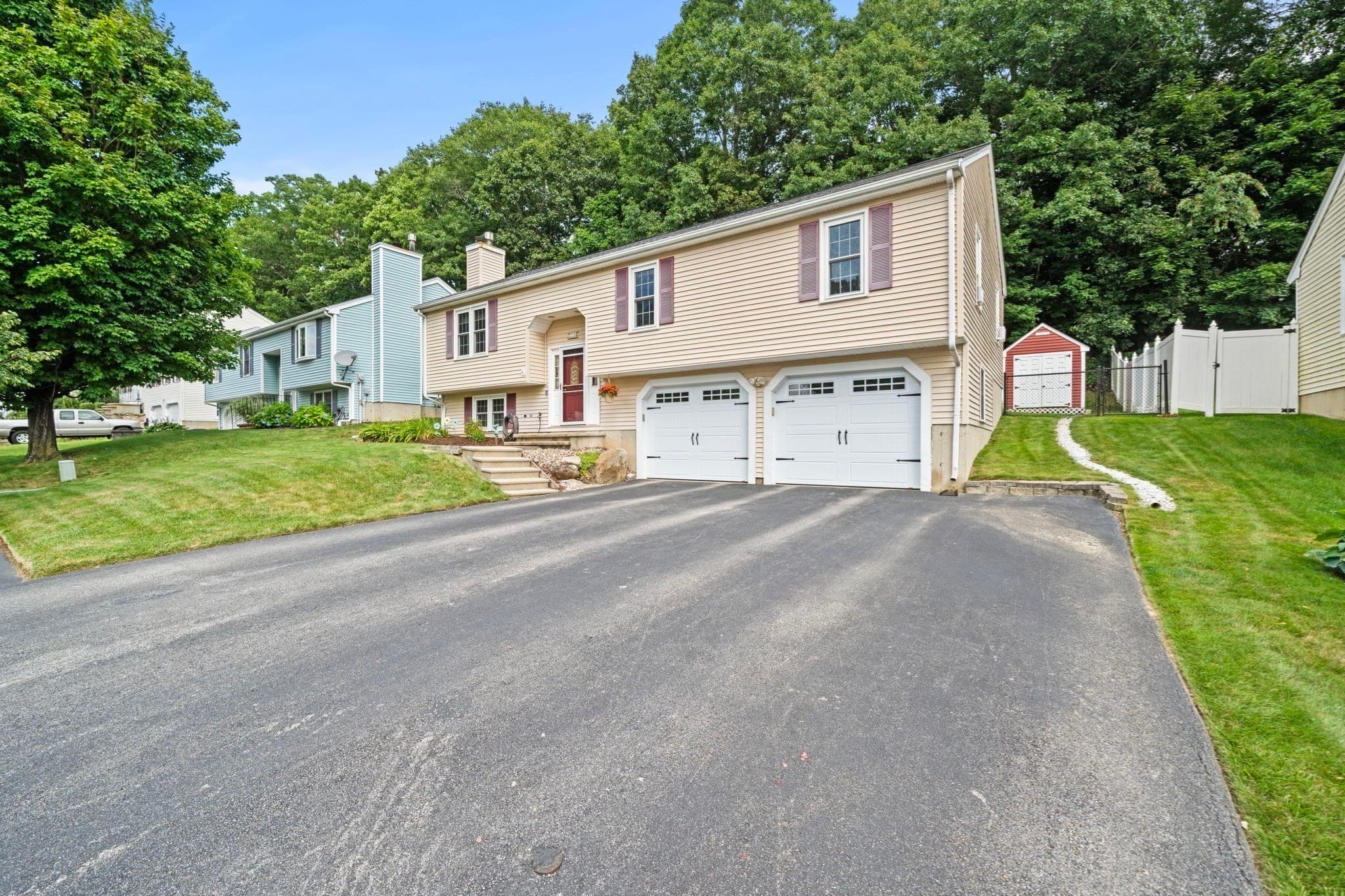 Single Family Residence at 21 Corinth, Worcester MA 01606, photo 36 of 37