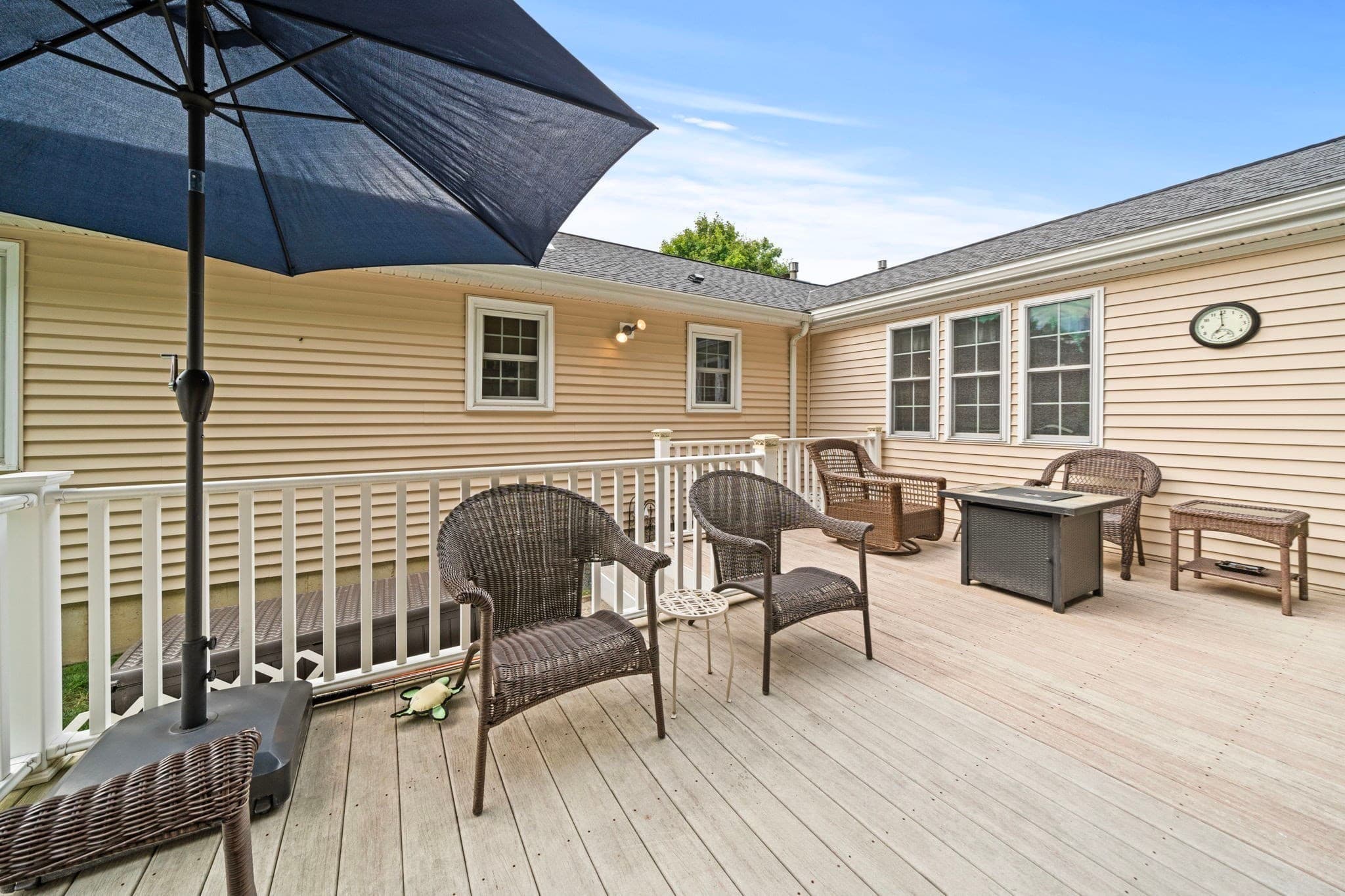Single Family Residence at 21 Corinth, Worcester MA 01606, photo 32 of 37