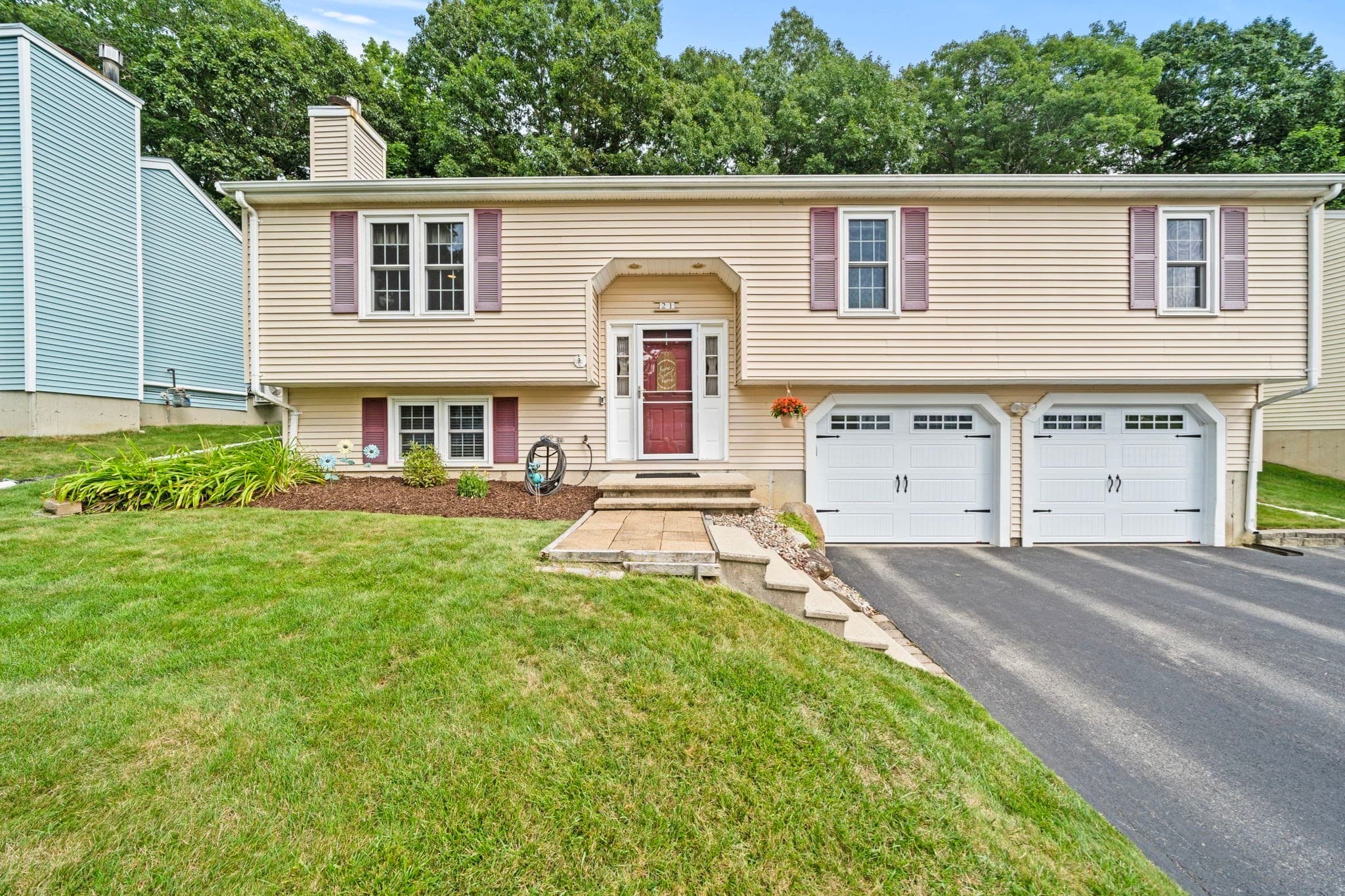 21 Corinth, Worcester MA 01606