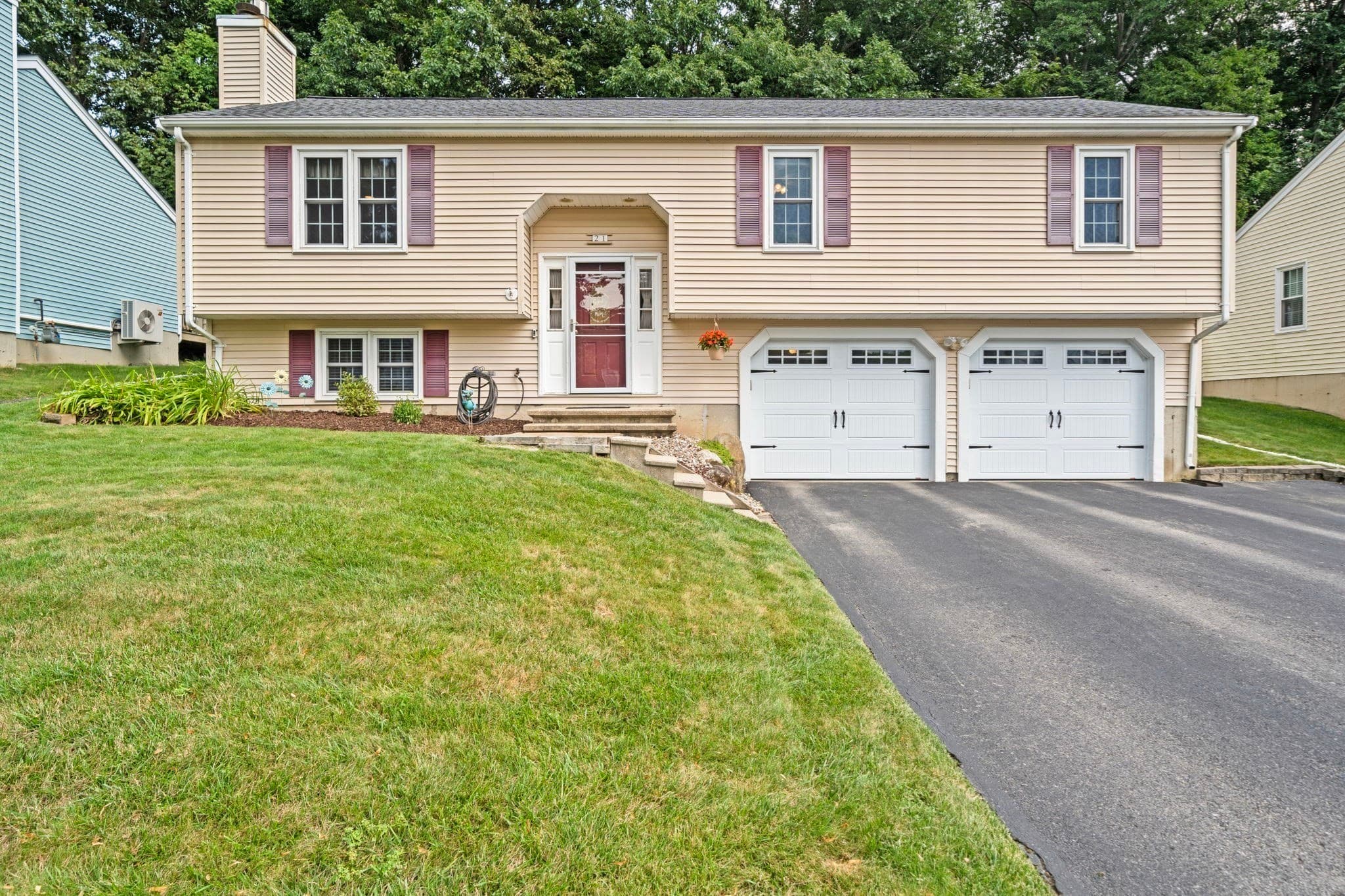 Single Family Residence at 21 Corinth, Worcester MA 01606, photo 30 of 37