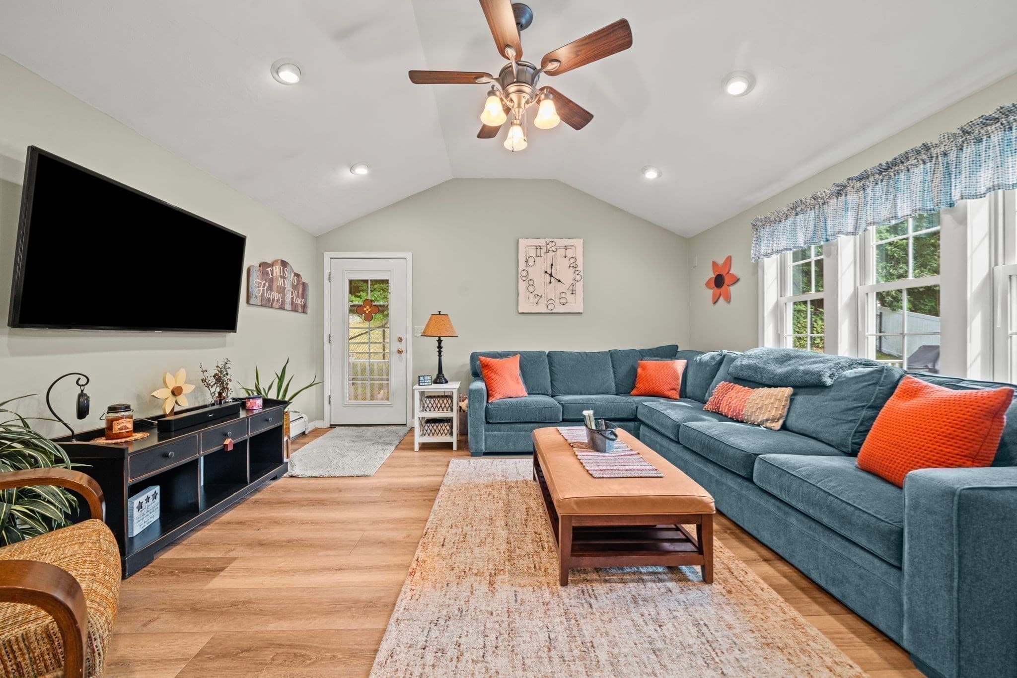 Single Family Residence at 21 Corinth, Worcester MA 01606, photo 14 of 37