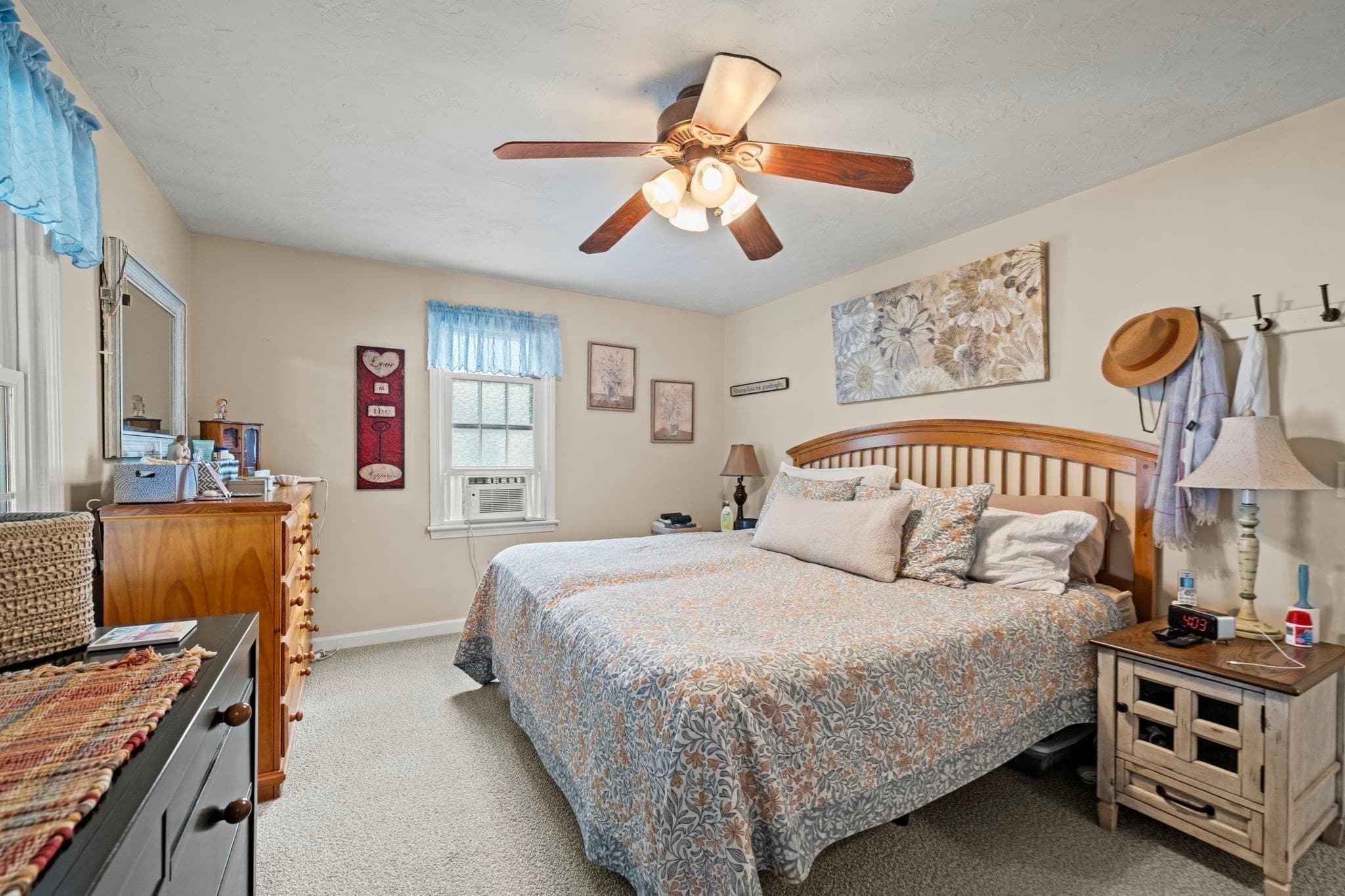 Single Family Residence at 21 Corinth, Worcester MA 01606, photo 18 of 37