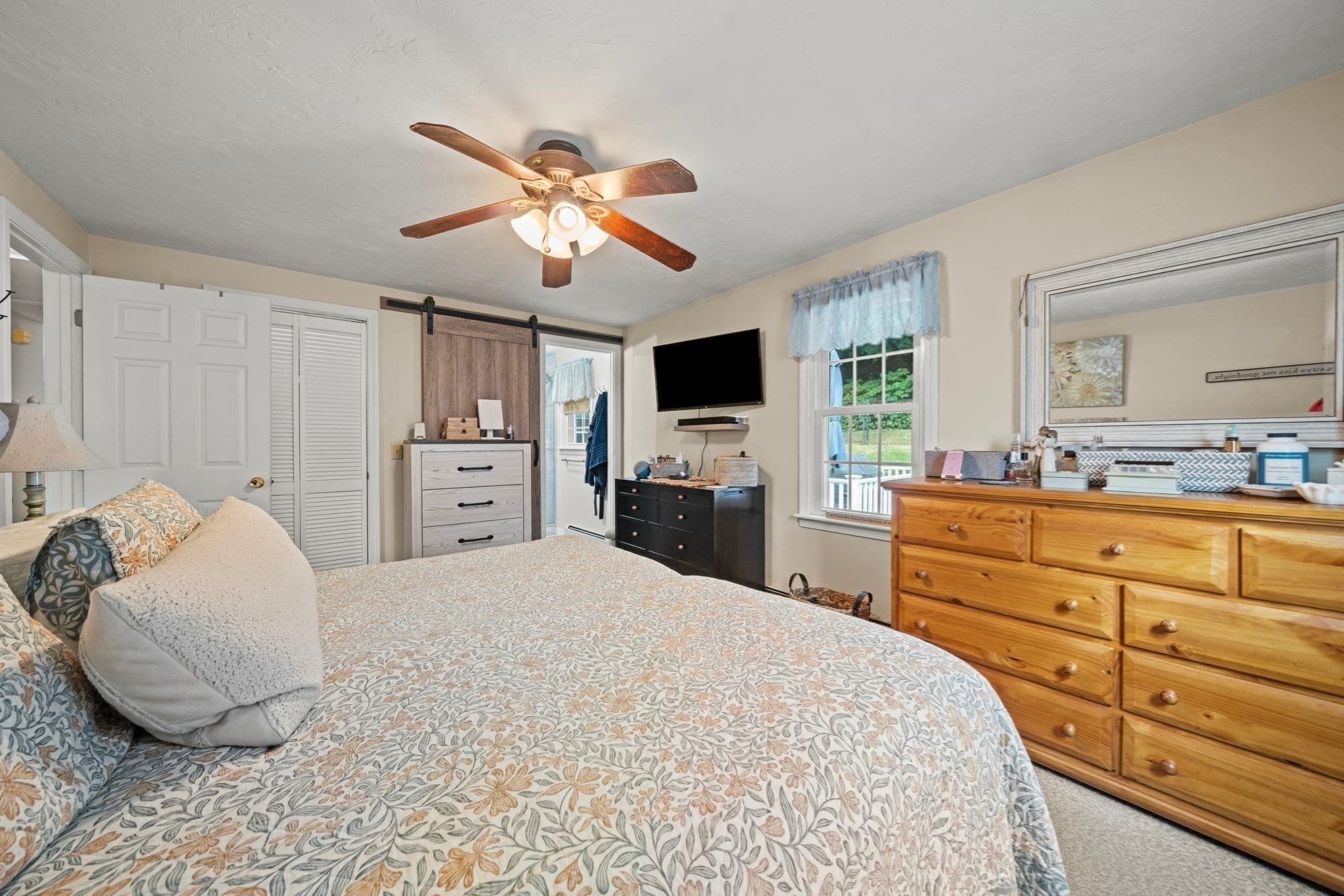 Single Family Residence at 21 Corinth, Worcester MA 01606, photo 19 of 37
