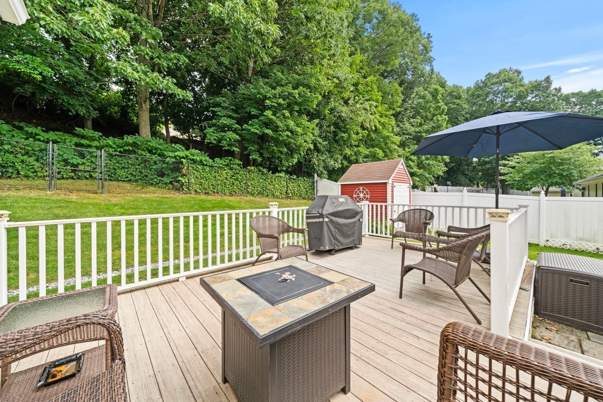 Single Family Residence at 21 Corinth, Worcester MA 01606, photo 31 of 37