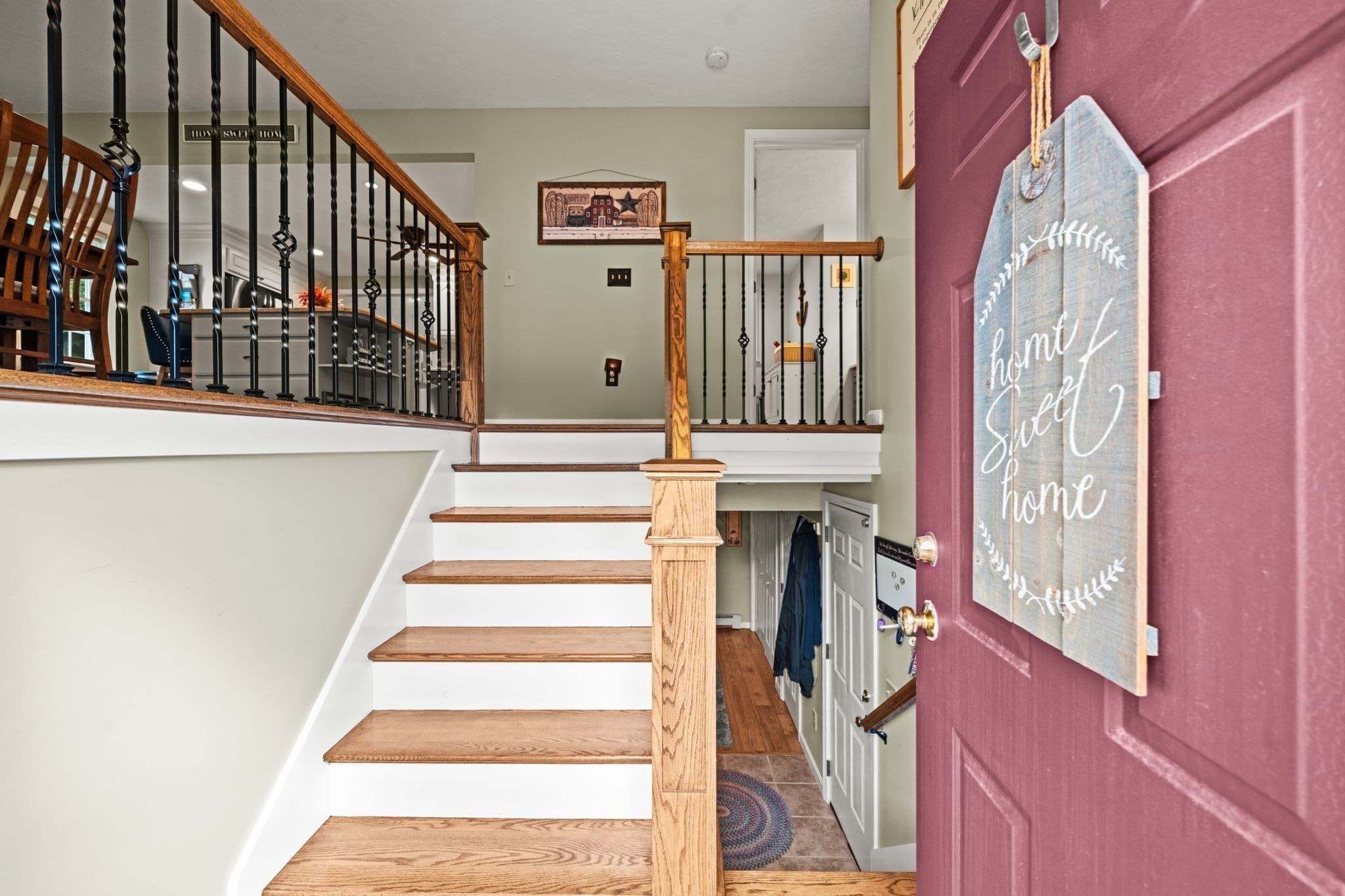 Single Family Residence at 21 Corinth, Worcester MA 01606, photo 4 of 37