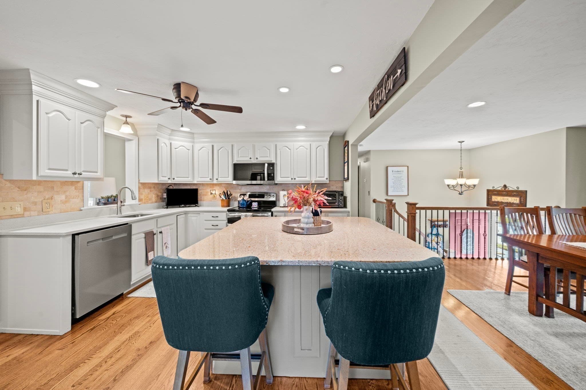 Single Family Residence at 21 Corinth, Worcester MA 01606, photo 8 of 37