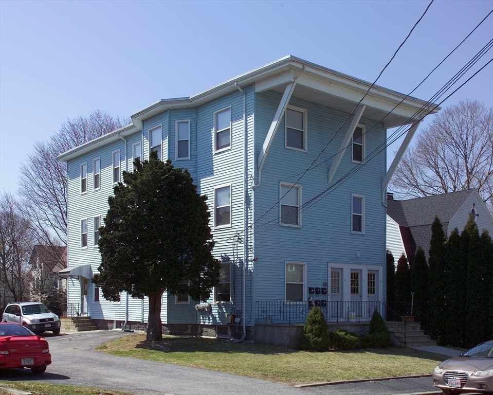 6,8,10 Exeter St, Taunton MA 02780