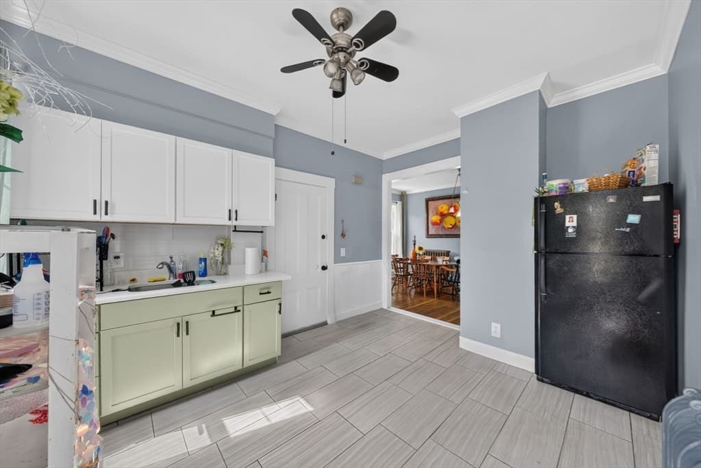 153 Belmont St, Fall River MA 02720 photo 5