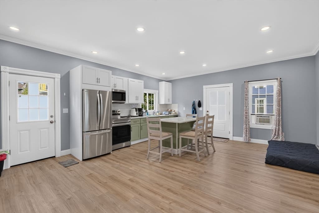 153 Belmont St, Fall River MA 02720 photo 30