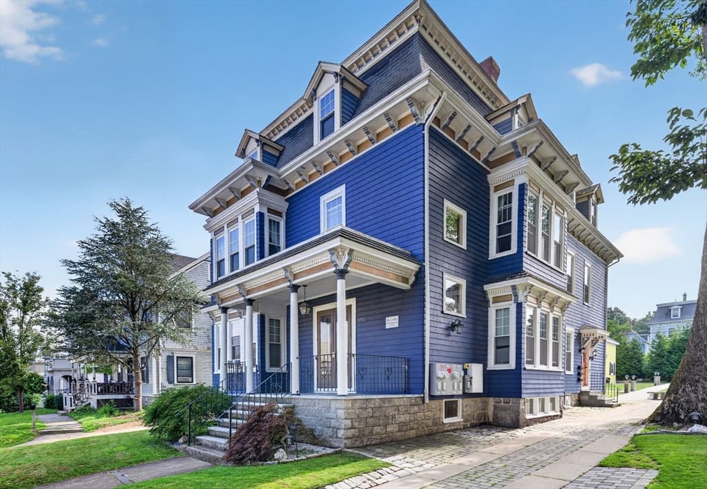 153 Belmont St, Fall River MA 02720 photo 33