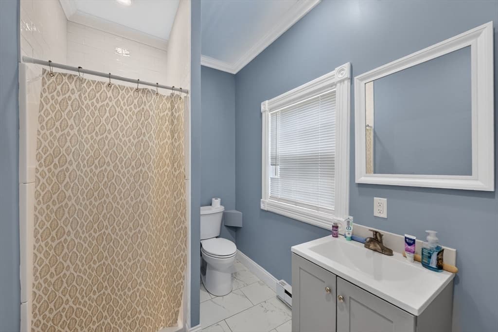 153 Belmont St, Fall River MA 02720 photo 31
