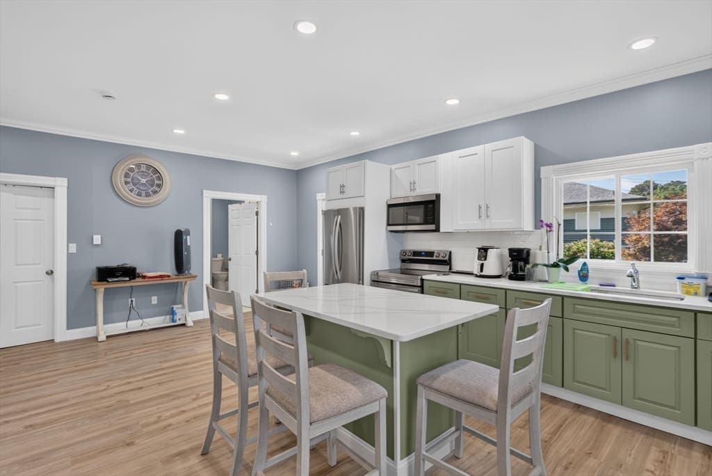 153 Belmont St, Fall River MA 02720 photo 29