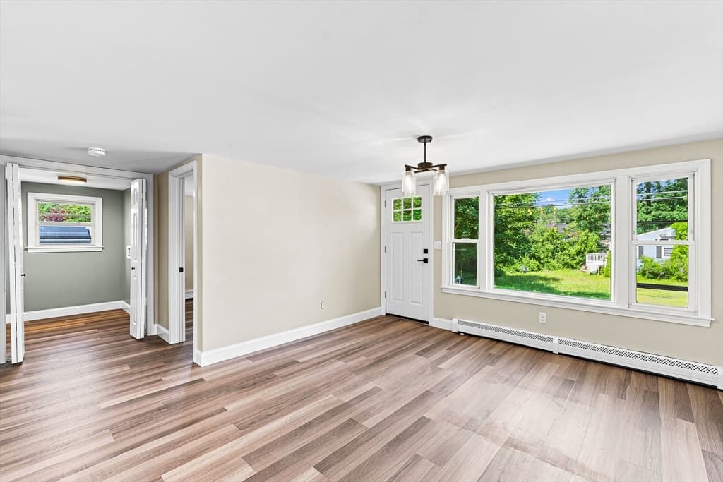 97 Plymouth Ave, Wareham MA 02538 photo 5