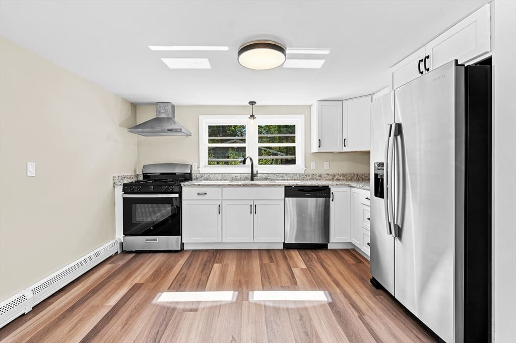 97 Plymouth Ave, Wareham MA 02538 photo 9
