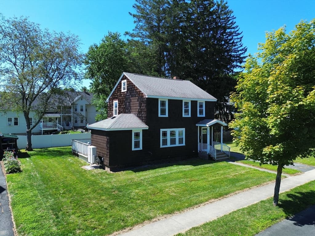 408 Davis St, Greenfield MA 01301