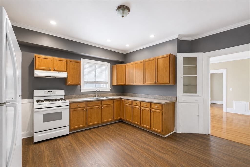 304 County St, New Bedford MA 02740 photo 4