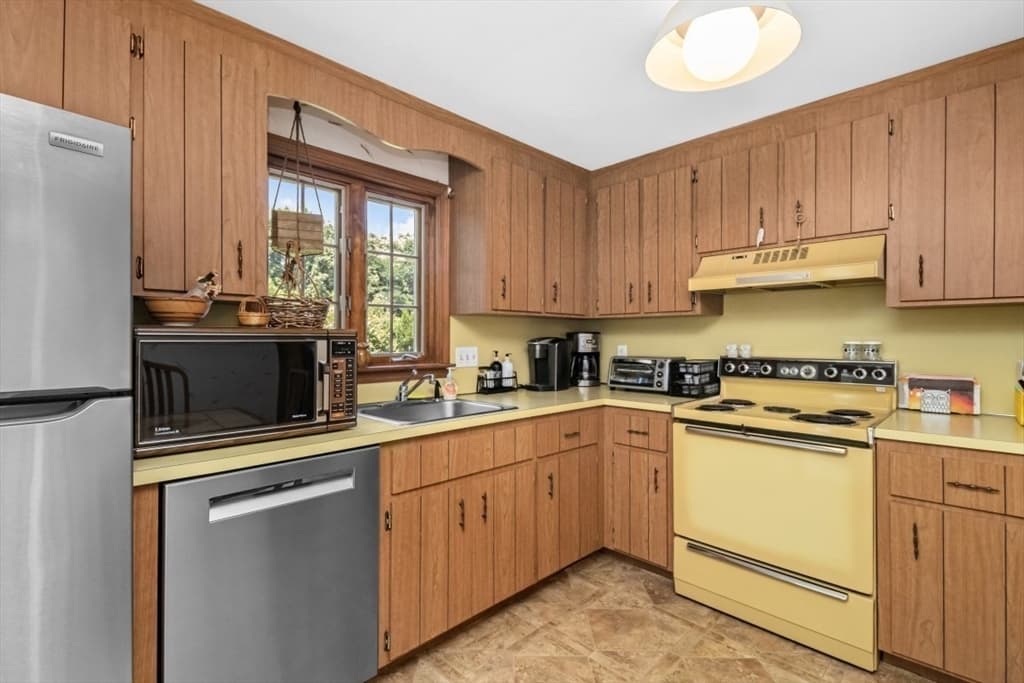 27 Valley Rd, Needham MA 02492 photo 18