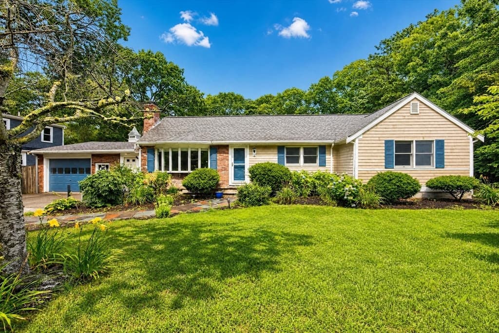 14 Veeder Dr, Falmouth MA 02536 photo 2
