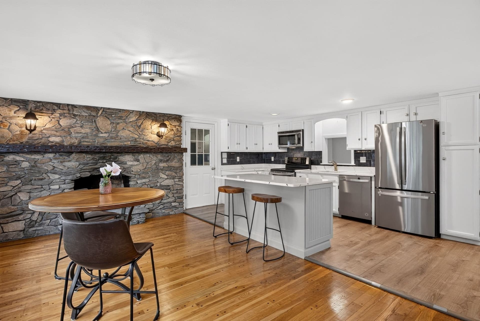 Single Family Residence at 14 Veeder Dr, Falmouth MA 02536, photo 7 of 42