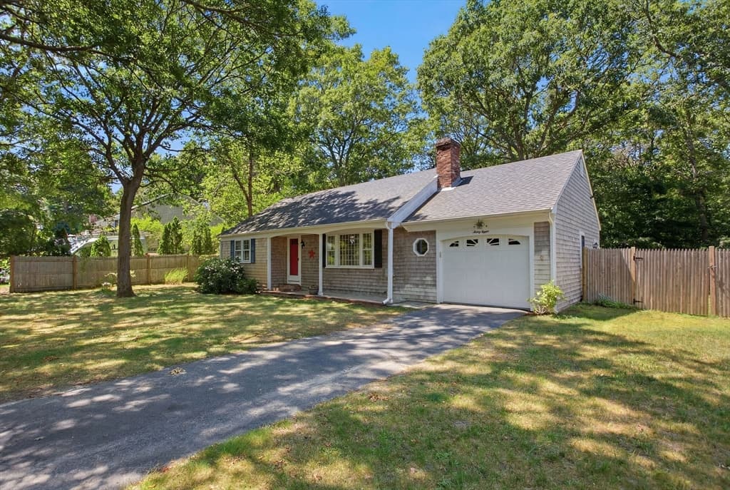 38 Mcnamara Rd, Yarmouth MA 02673 photo 2