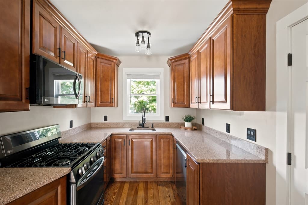 204 Lowell Street, New Bedford MA 02745 photo 17