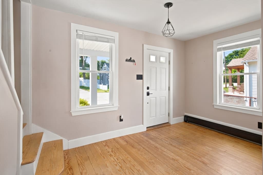 204 Lowell Street, New Bedford MA 02745 photo 4