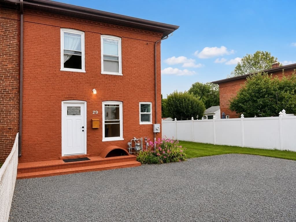 29 River Street, Warren MA 01083
