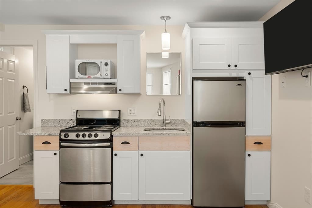 11 Charter St, Newburyport MA 01950 photo 7