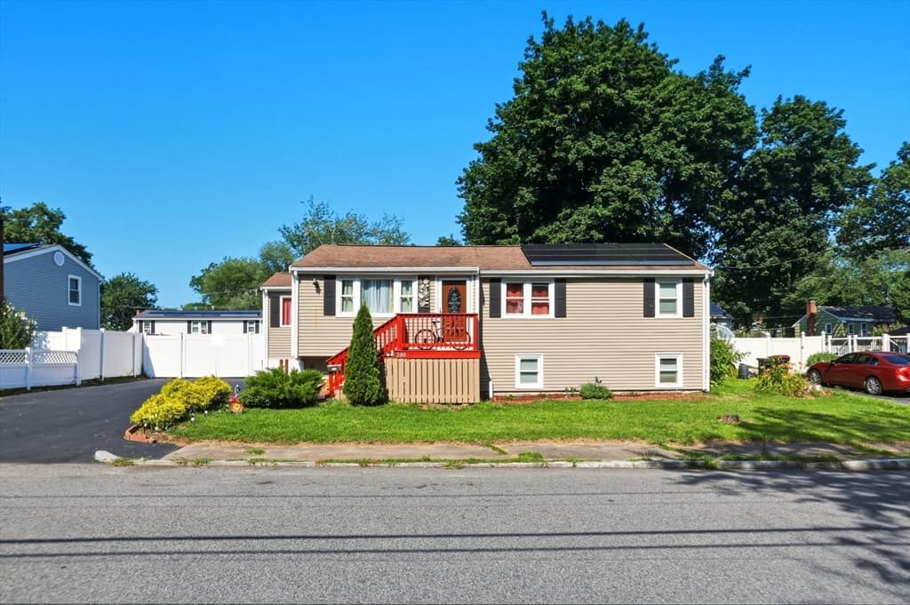 280 Ettrick St, Brockton MA 02301 photo 2