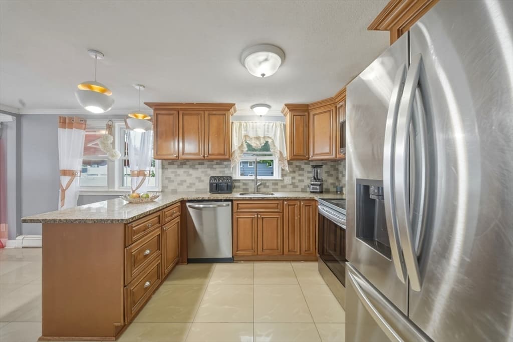 280 Ettrick St, Brockton MA 02301 photo 10