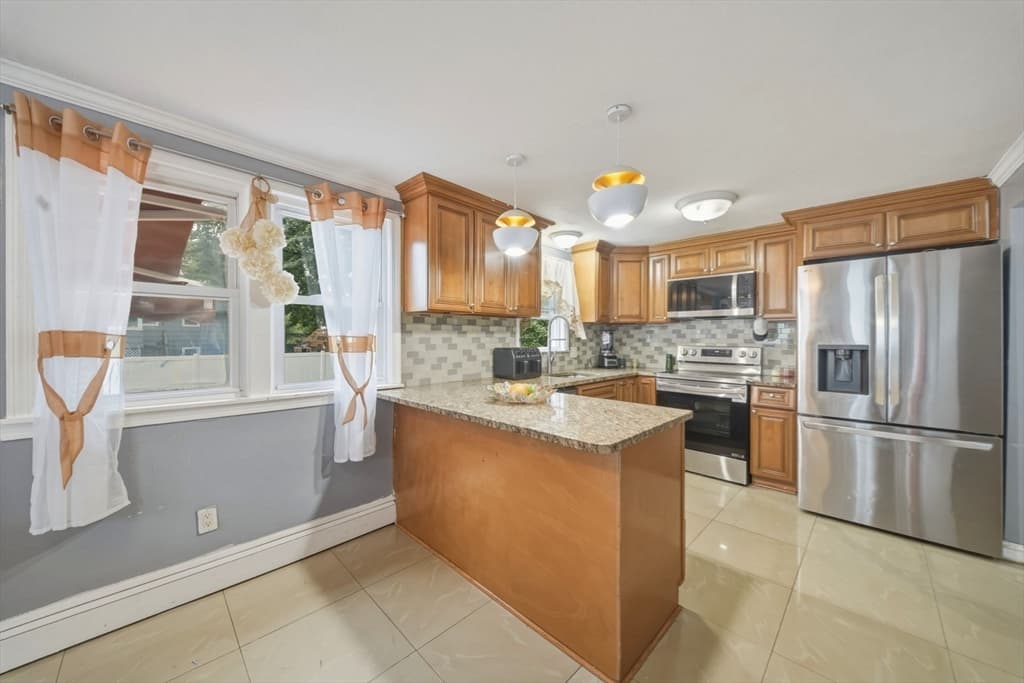 280 Ettrick St, Brockton MA 02301 photo 14