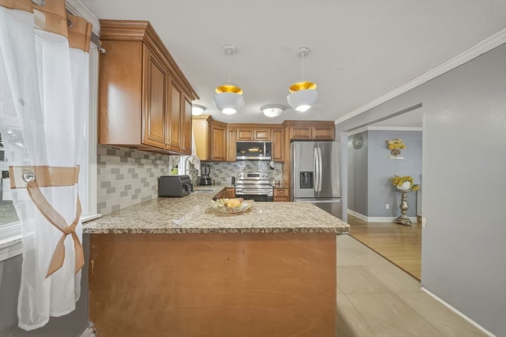 280 Ettrick St, Brockton MA 02301 photo 15
