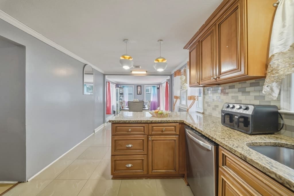 280 Ettrick St, Brockton MA 02301 photo 11