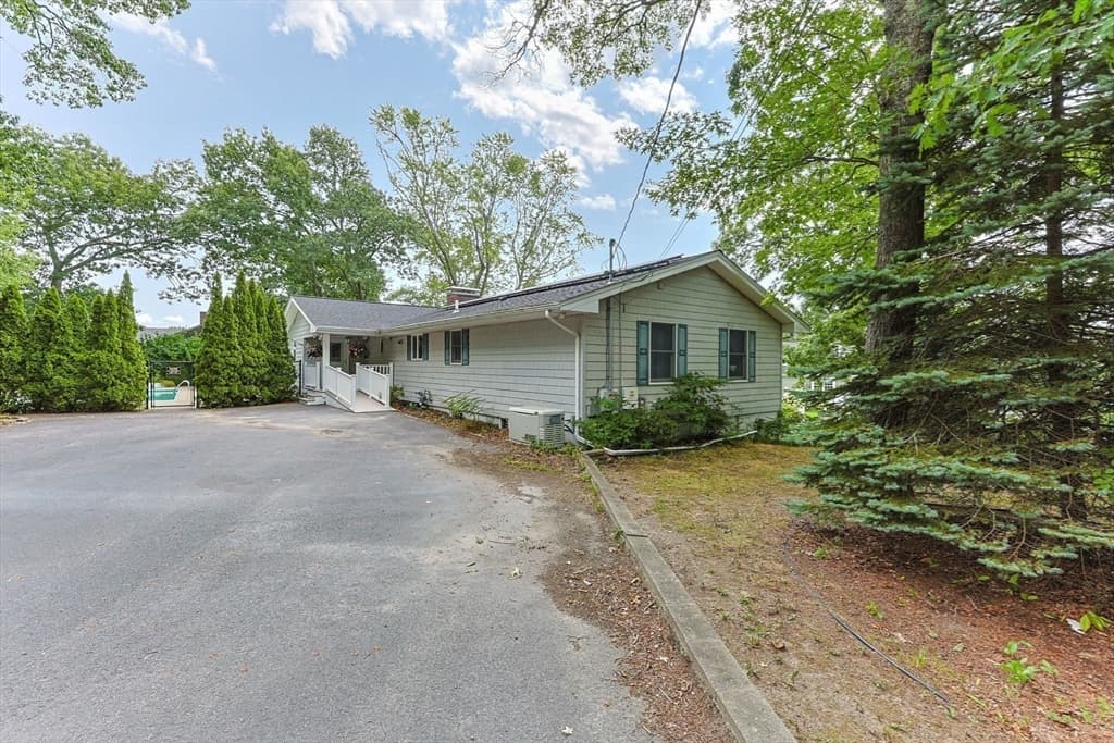 2 Franconia Ave, Wareham MA 02571 photo 3