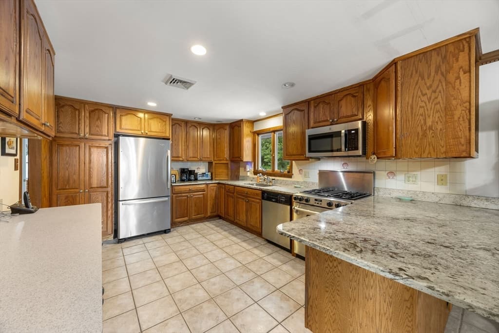 2 Franconia Ave, Wareham MA 02571 photo 15
