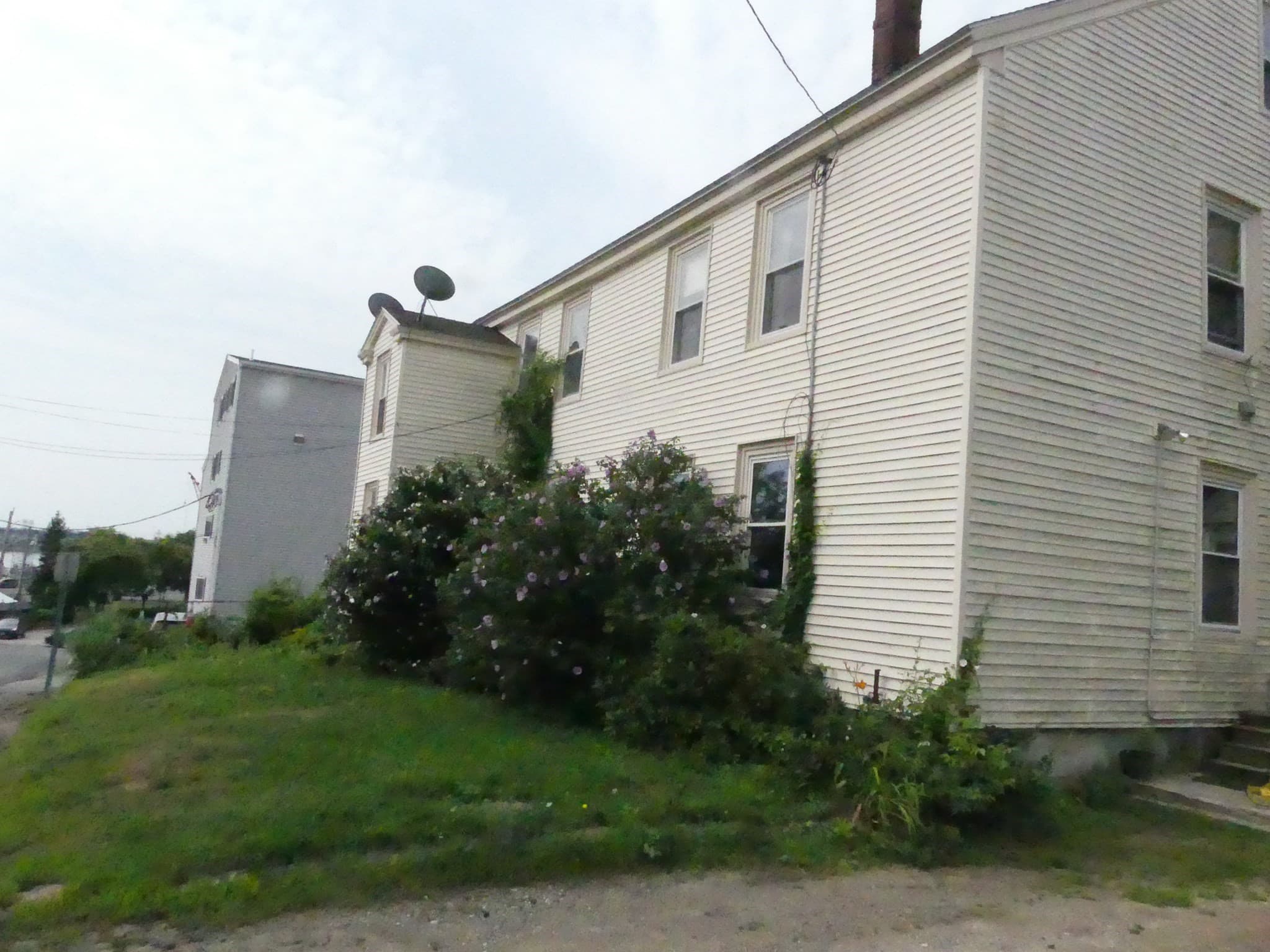 4 Family at 14 Summit Ave, Beverly MA 01915, Beverly, photo 2 of 6
