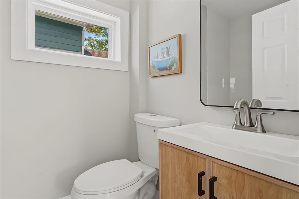 85 Middle St, Fairhaven MA 02719 photo 9