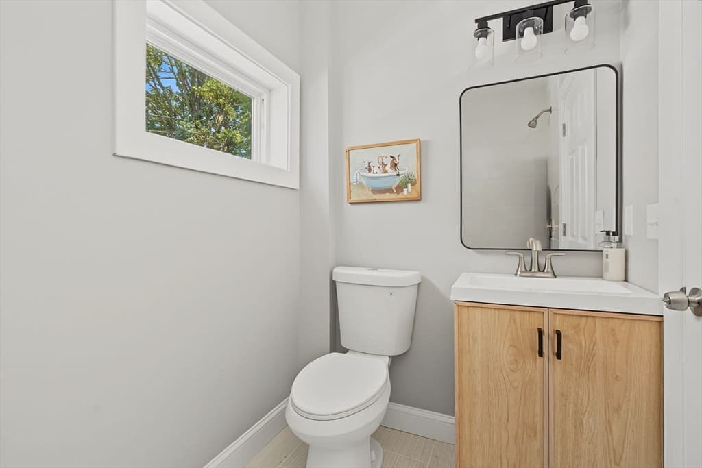 85 Middle St, Fairhaven MA 02719 photo 11