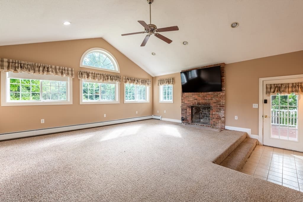 289 Morgan St, South Hadley MA 01075 photo 13