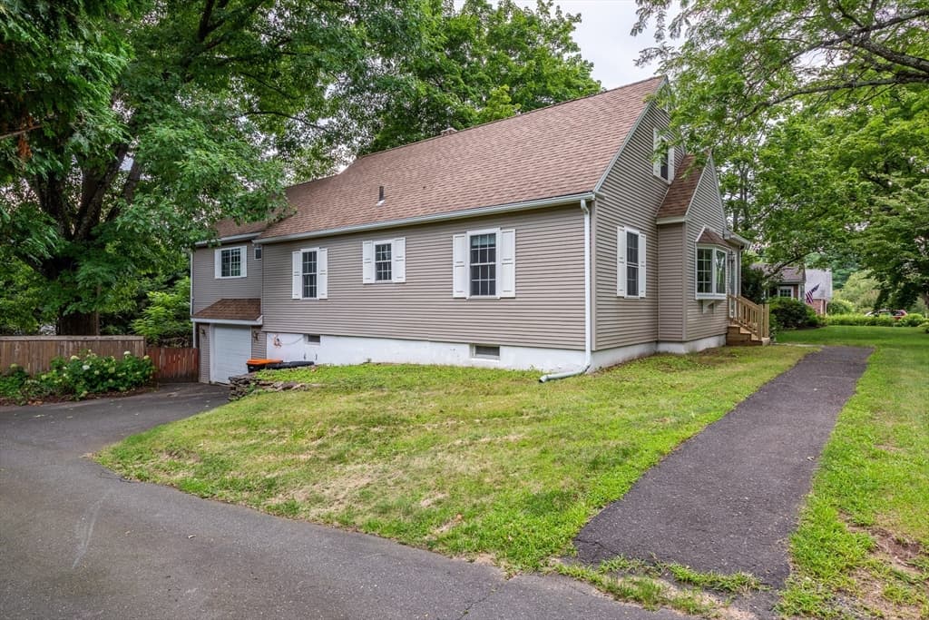 289 Morgan St, South Hadley MA 01075 photo 34