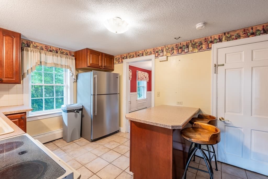 289 Morgan St, South Hadley MA 01075 photo 11