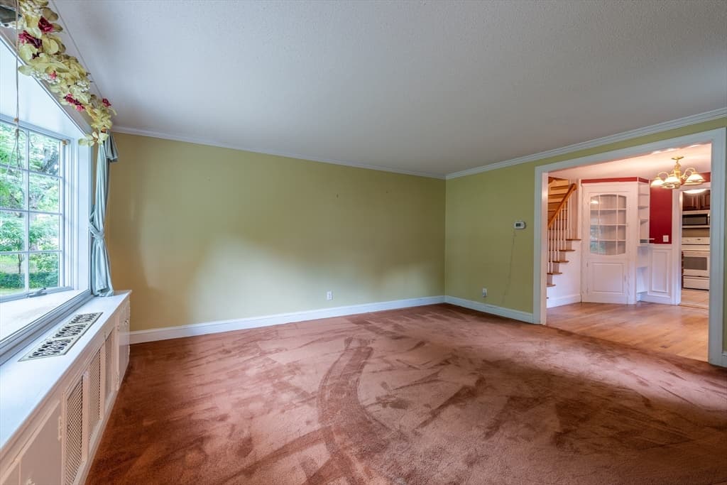 289 Morgan St, South Hadley MA 01075 photo 4